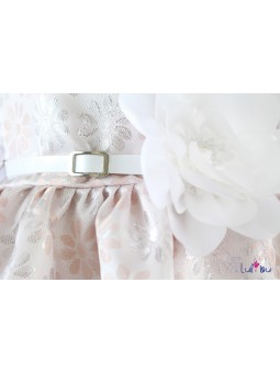 Elegancka, pudrowo-różowa sukienka w kwiatuszki dla dziewczynki 134