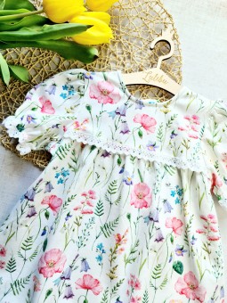 Przepiękna sukienka w  kwiaty z falbankami i koronką Auri& Rozi